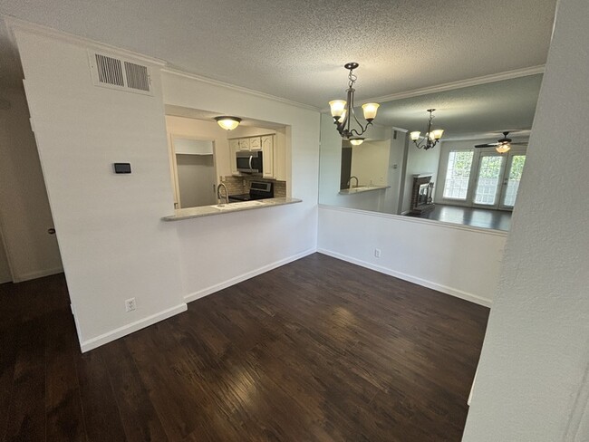 Foto del edificio - 1 bed 1 bath unit at Sagewood Condominums