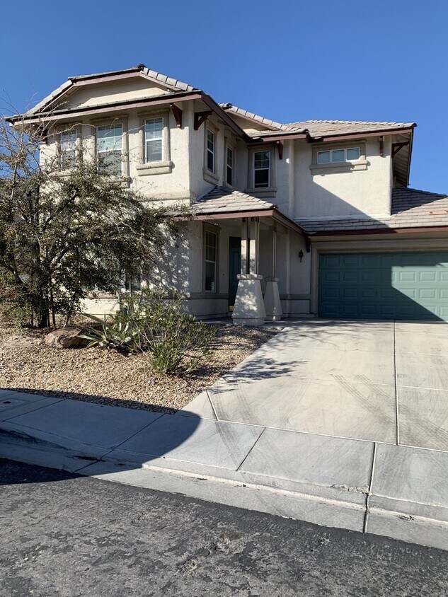 2832 Big Mountain Ave, North Las Vegas, NV 89081 House Rental in