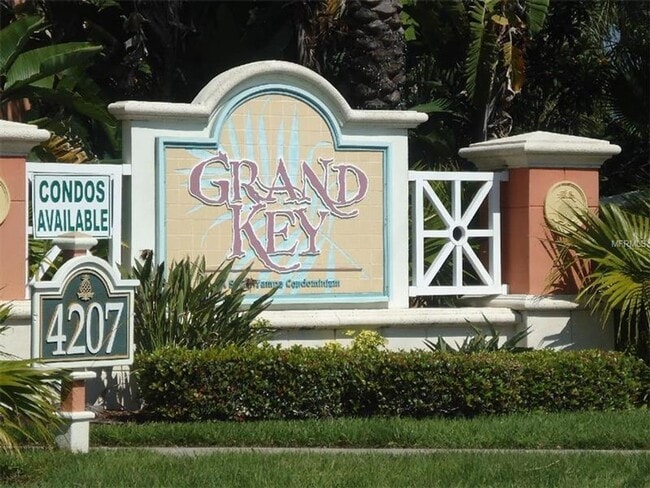 Spacious and nice 2nd floor 2bed/1bath un... - Spacious  and nice 2nd floor 2bed/1bath un... Apartment
