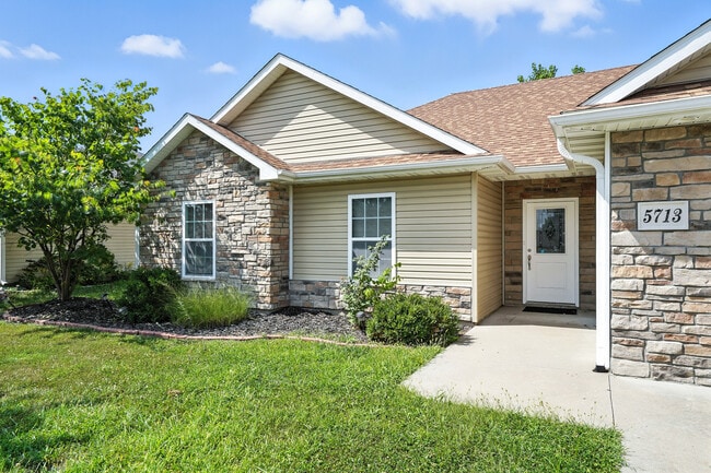 Building Photo - 5713 Camden Cir