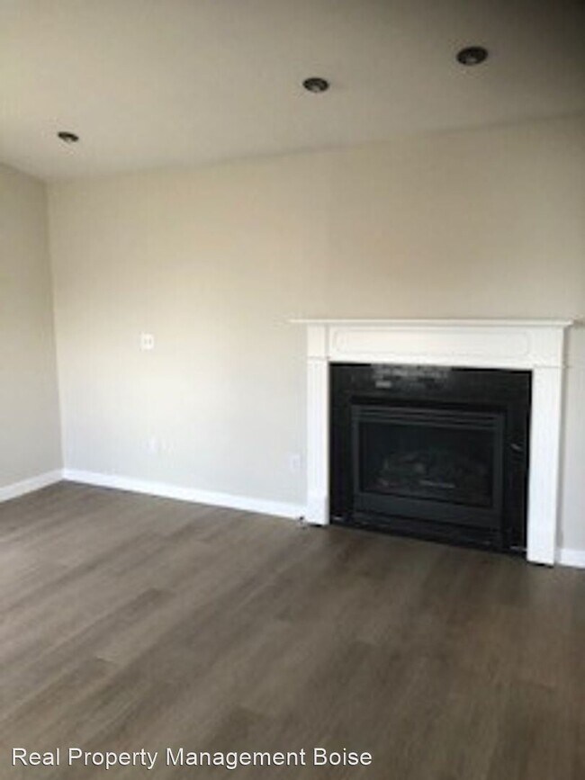 Foto del edificio - 4 br, 2 bath House - 648 W Woodbury Drive