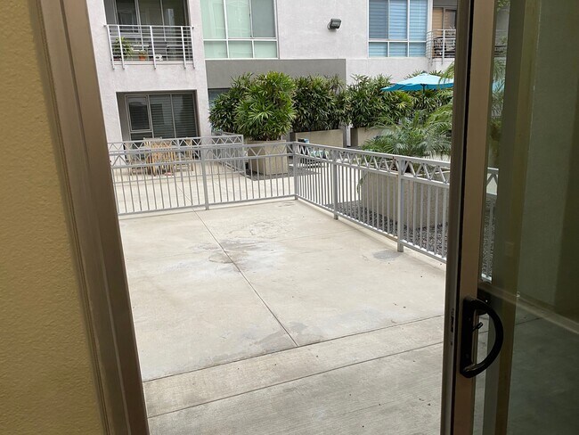 Front Patio - 111 S De Lacey Ave