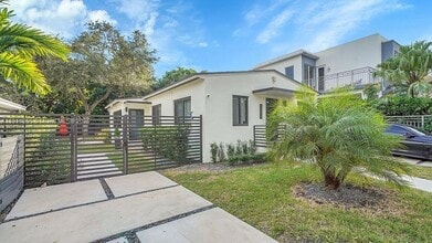 Building Photo - 3764 SW 27th Ln