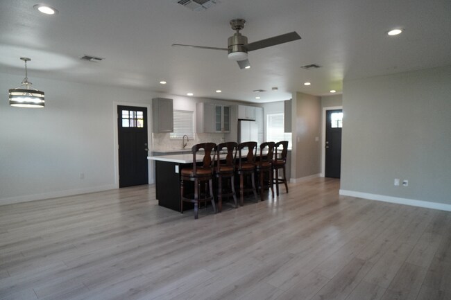 Foto del edificio - 3418 N 24th Ave