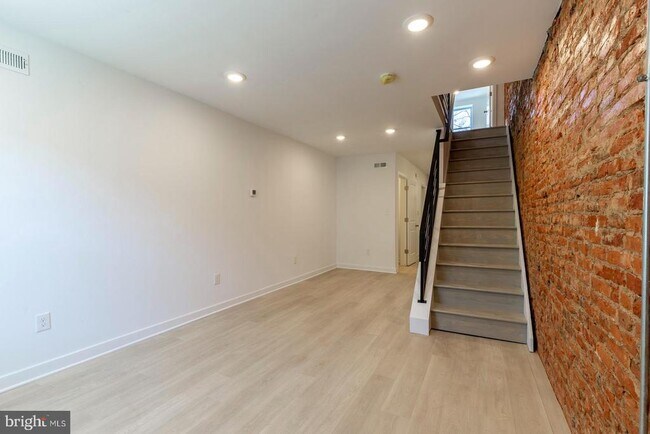 Building Photo - 2531 N Lee St