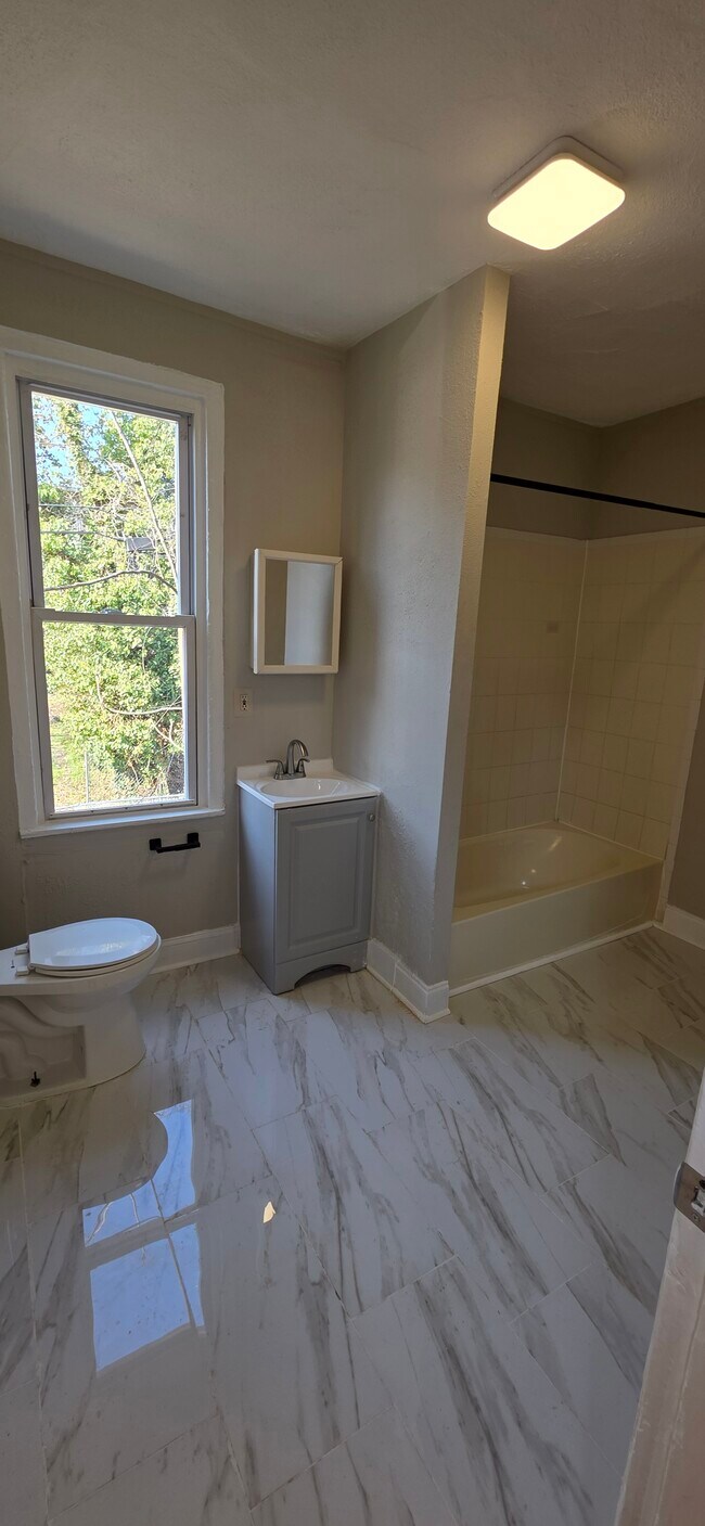 Foto del edificio - 1828 W Lombard St