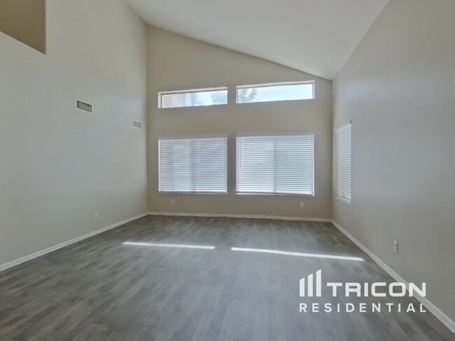 Building Photo - 35002 N Bandolier Dr