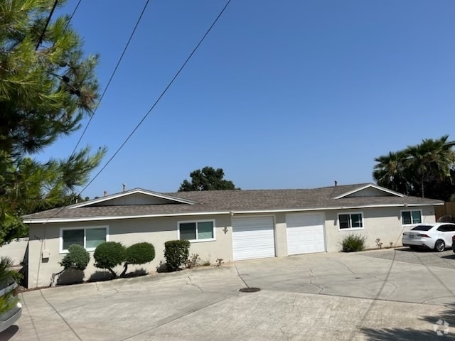 Building Photo - 341 Peters Dr