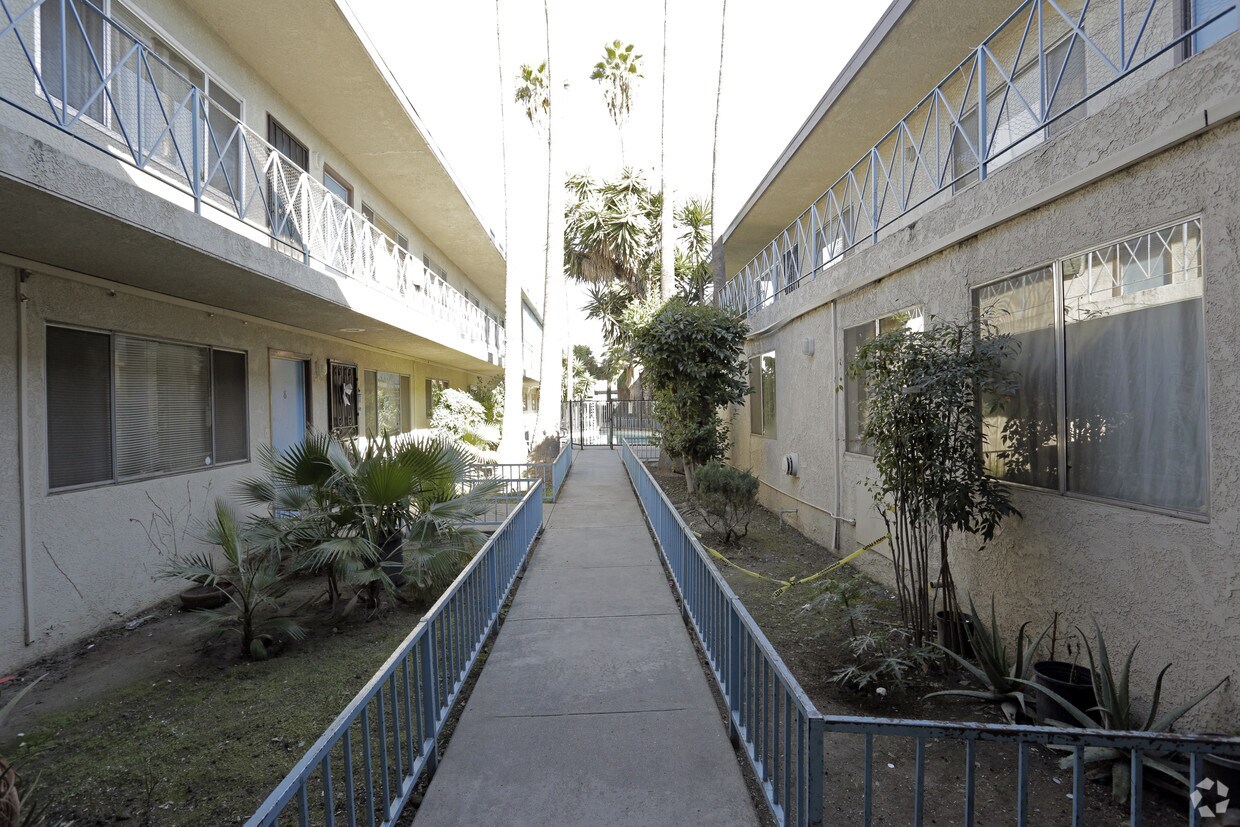 Building Photo - 8560 Artesia