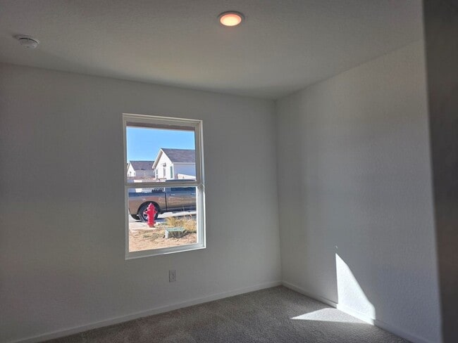 Foto del edificio - 3214 Glacier Blf