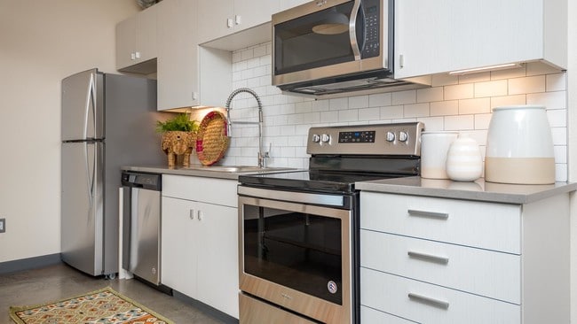 Building Photo - Sunshine Portland