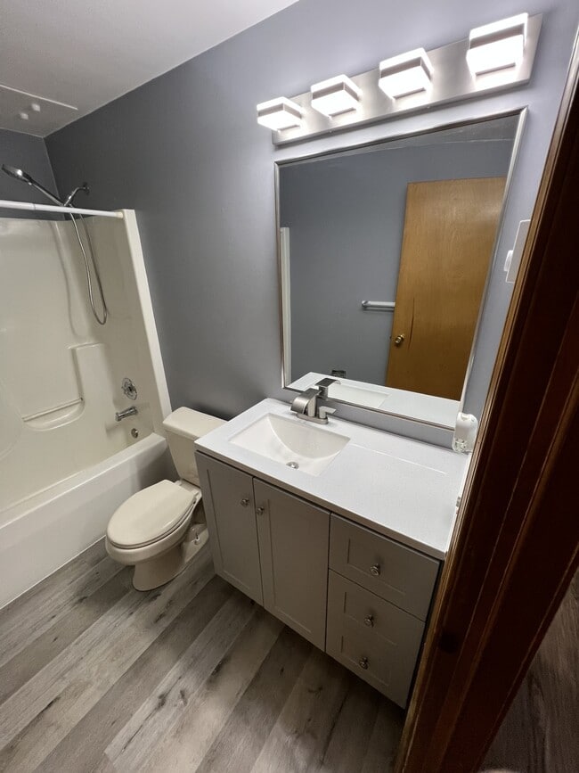 Foto del edificio - 2716 Alder Creek Dr S