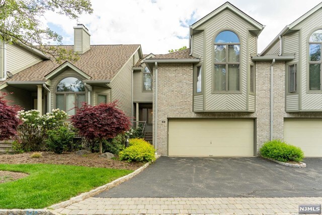 Building Photo - 105 Aspen Ct