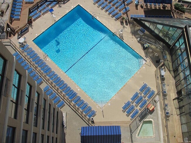Foto del edificio - 7004 JFK Blvd E
