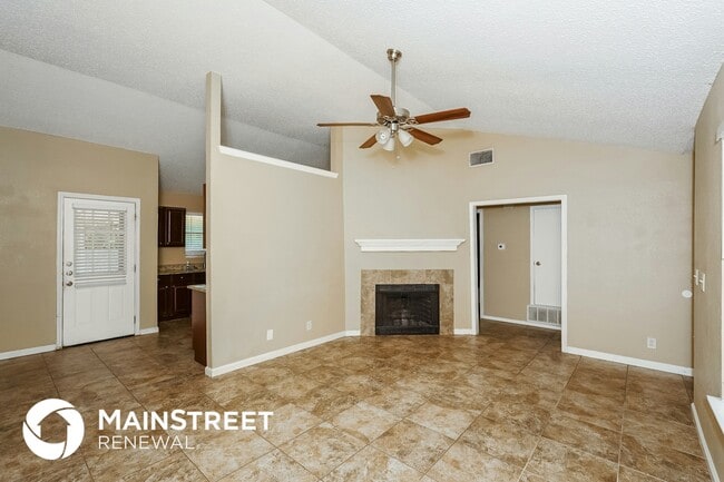 Foto del edificio - 7937 Camelot Rd