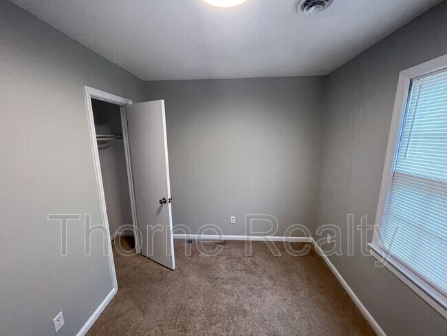 Building Photo - 503 Exchange Ln