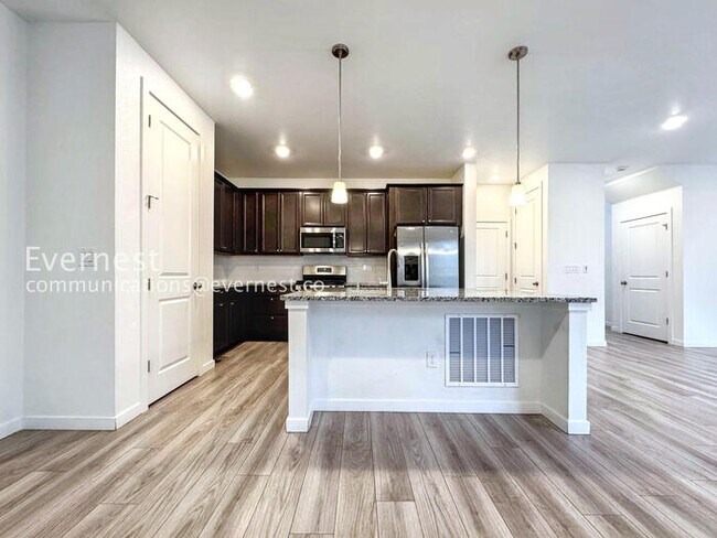 Foto del edificio - 17490 E 95th Pl