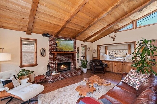 Fireplace - 42889 Monterey St