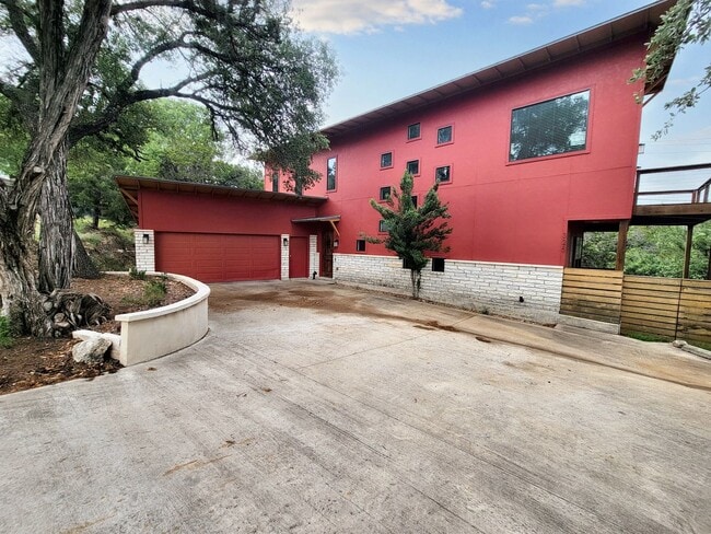 Building Photo - 325 Southwind Rd