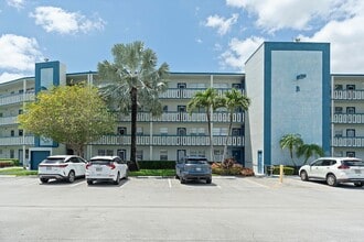 Building Photo - 1032 Lincoln B