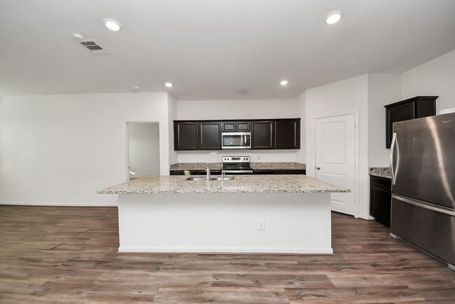 Building Photo - 1060 Fraser Fir Ln