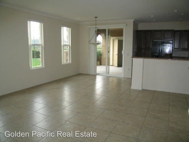 Building Photo - 12680 Creekview Dr
