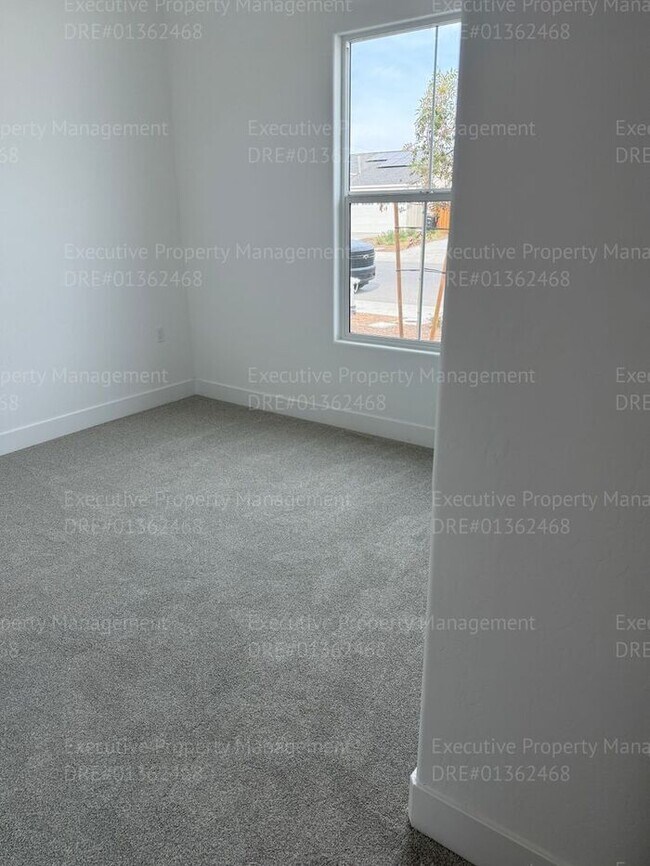 Foto del edificio - Newly constructed 3 bedroom/ 3 bathroom ho...