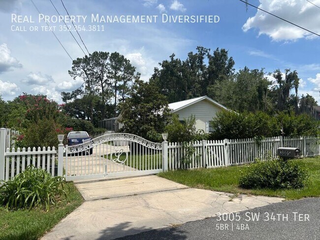Foto del edificio - 3005 SW 34th Terrace