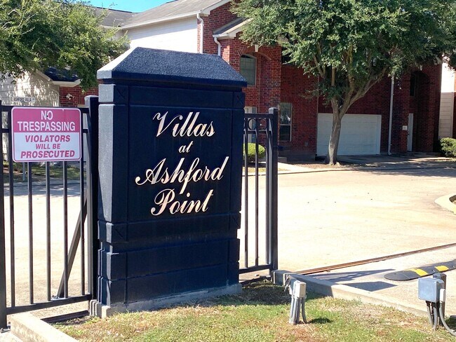 Foto del edificio - GREAT LOCATION