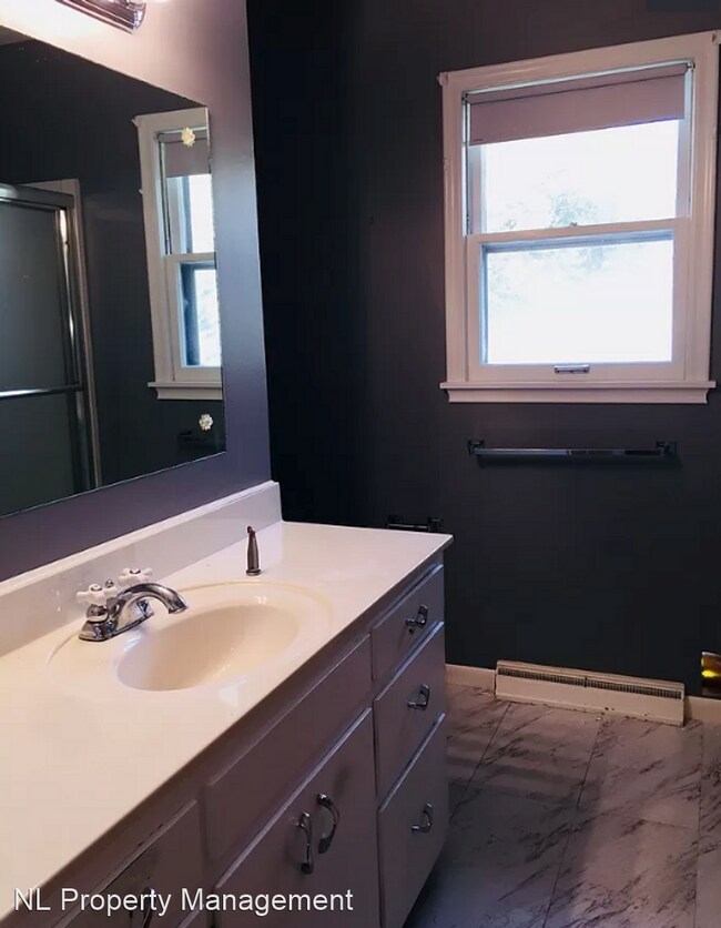 Building Photo - 3 br, 1 bath House - 5009 North 58th Street