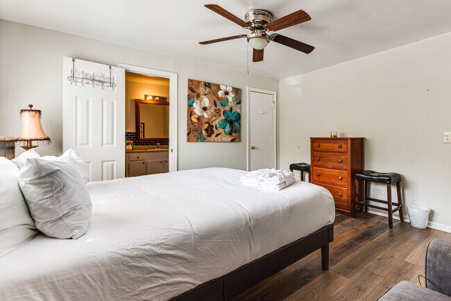 Foto del edificio - 4731 Sanders Ave