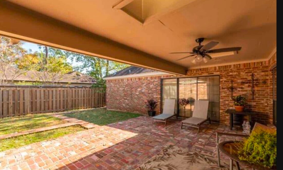 Foto del edificio - 7080 Blarney Dr