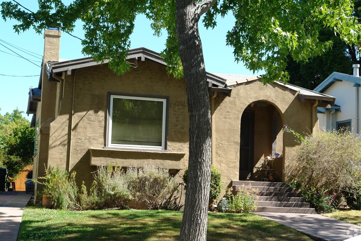 Foto del edificio - 2243 Oregon St