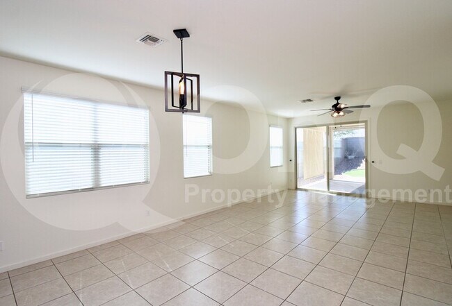 Foto del edificio - 8886 N 186th Ln