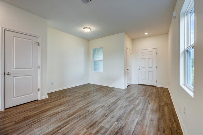 Foto del edificio - 210 Seneca Loop