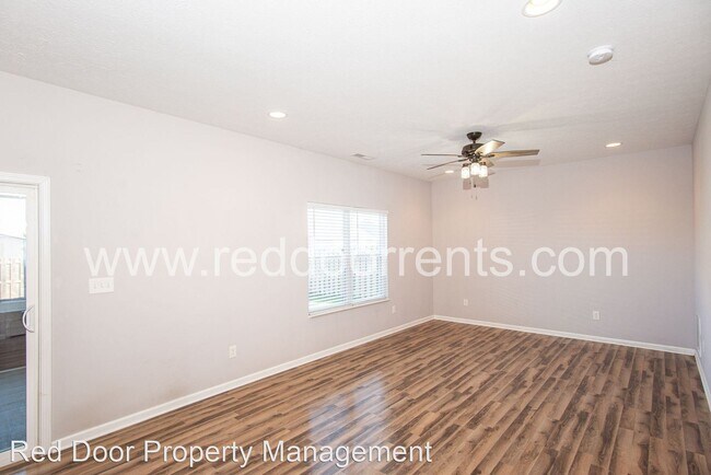 Foto del edificio - 3 br, 2.5 bath House - 806 Kelly Pass