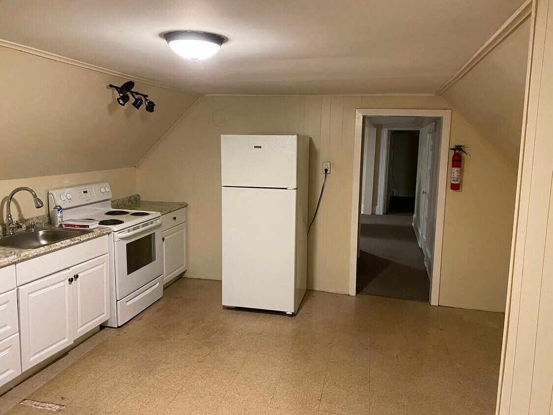 19 Grubb St, Poughkeepsie, NY 12603 Townhome Rentals in Poughkeepsie