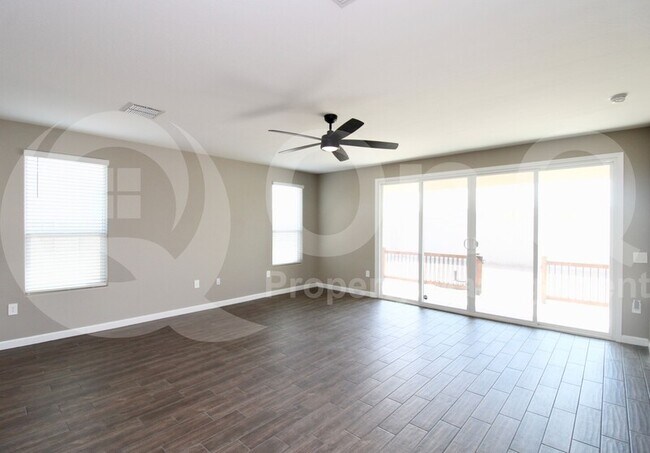 Foto del edificio - 37721 W San Sisto Ave