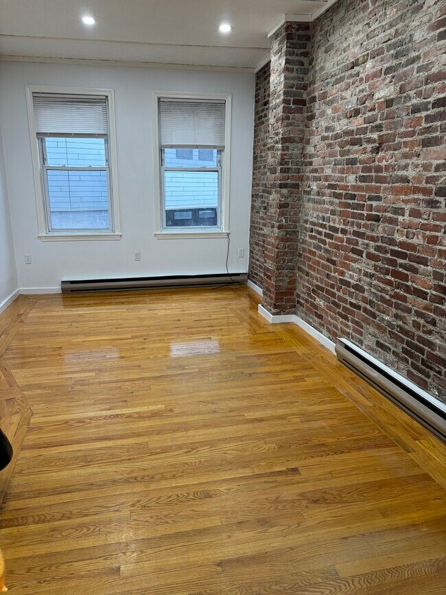 Foto del edificio - 85 N Margin St