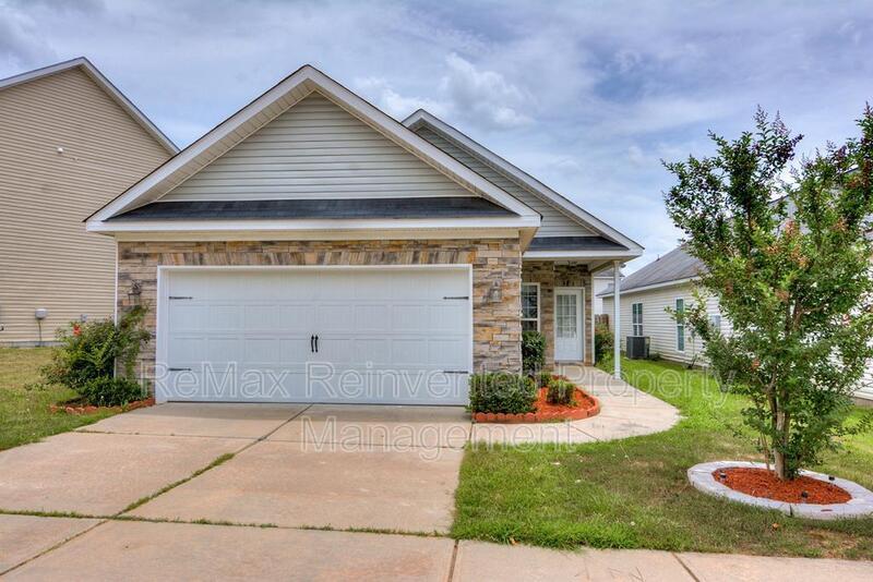 Primary Photo - 2060 Dundee Way