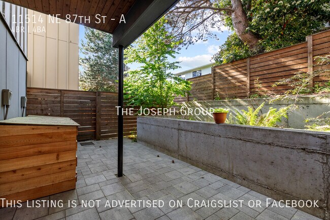 Building Photo - Stunning 4BD/3.5BA Kirkland Townhome!