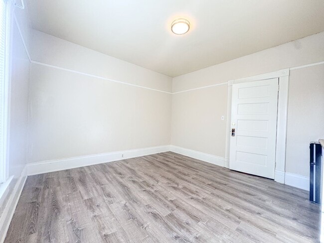 Foto del edificio - Studio with shared bath