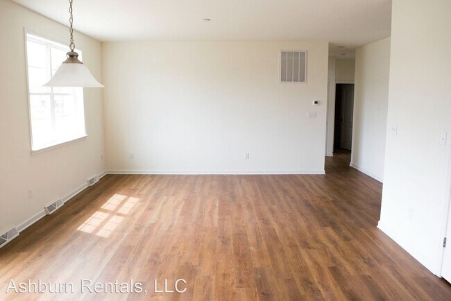 Building Photo - 3 br, 2 bath House - 294 Tea Party Lane