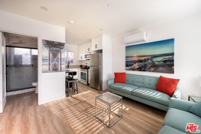 Foto del edificio - 4727 W 18th St