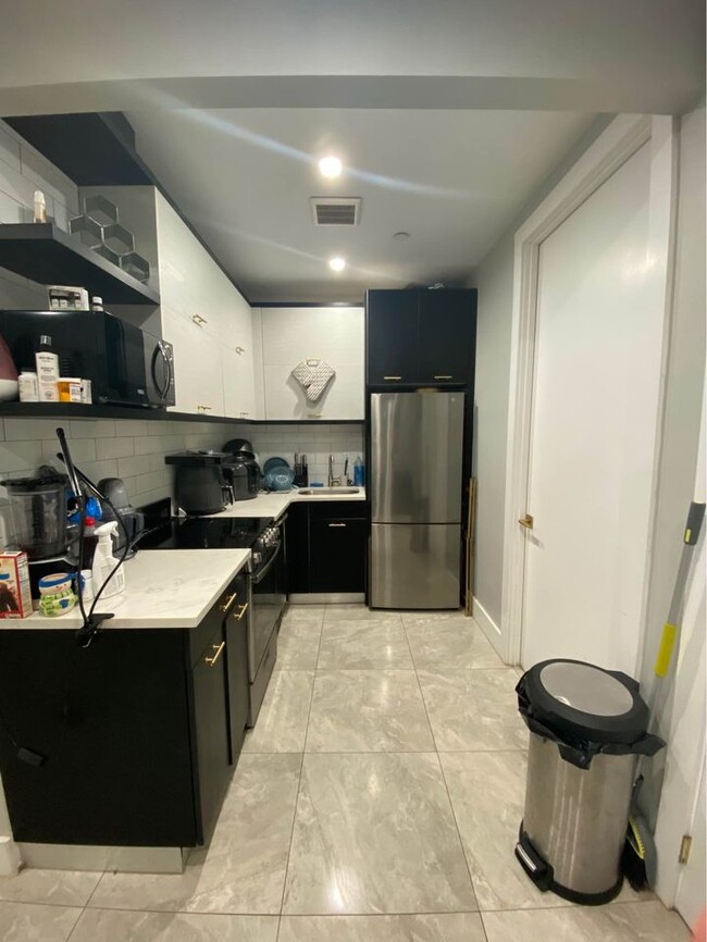 Foto del edificio - 1066 Halsey St