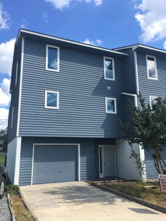 Foto principal - Townhome with Water View