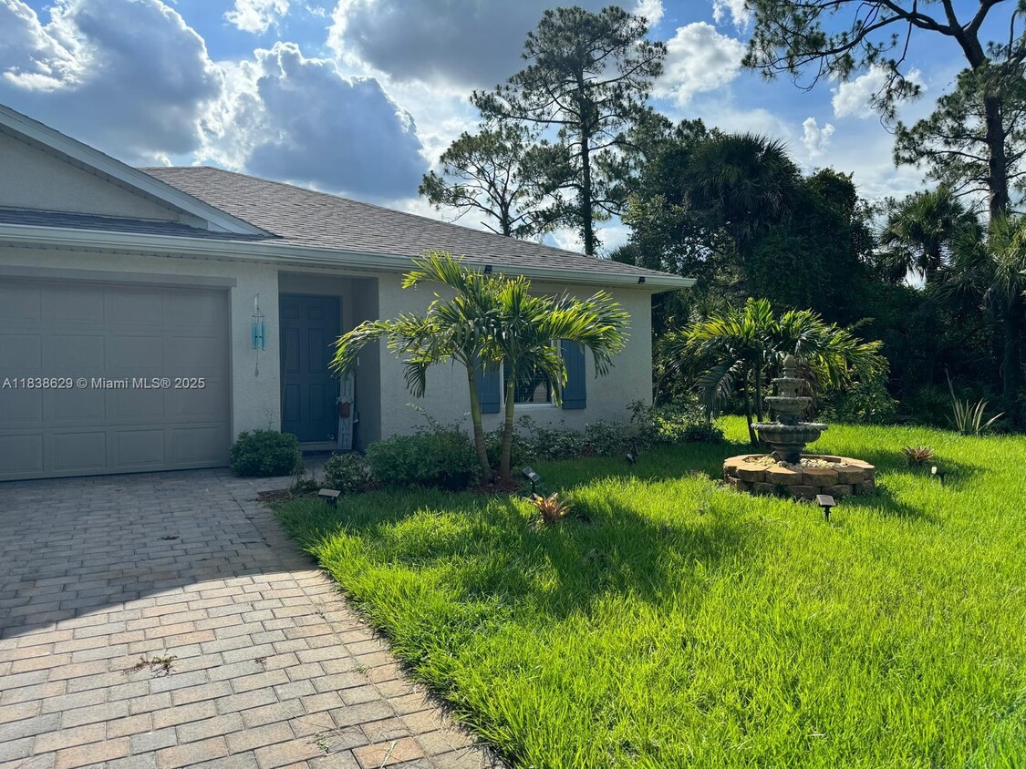 Foto principal - 3033 N Lakewood Rd