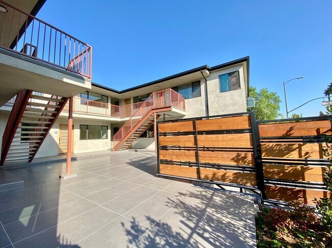 Foto del edificio - 3207 W 3rd St