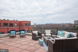 Building Photo - 1011 Arlington Blvd