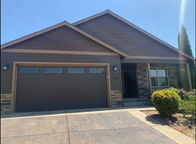 Foto del edificio - Beautiful East Medford 4 Bedroom 2 Bathroom Home